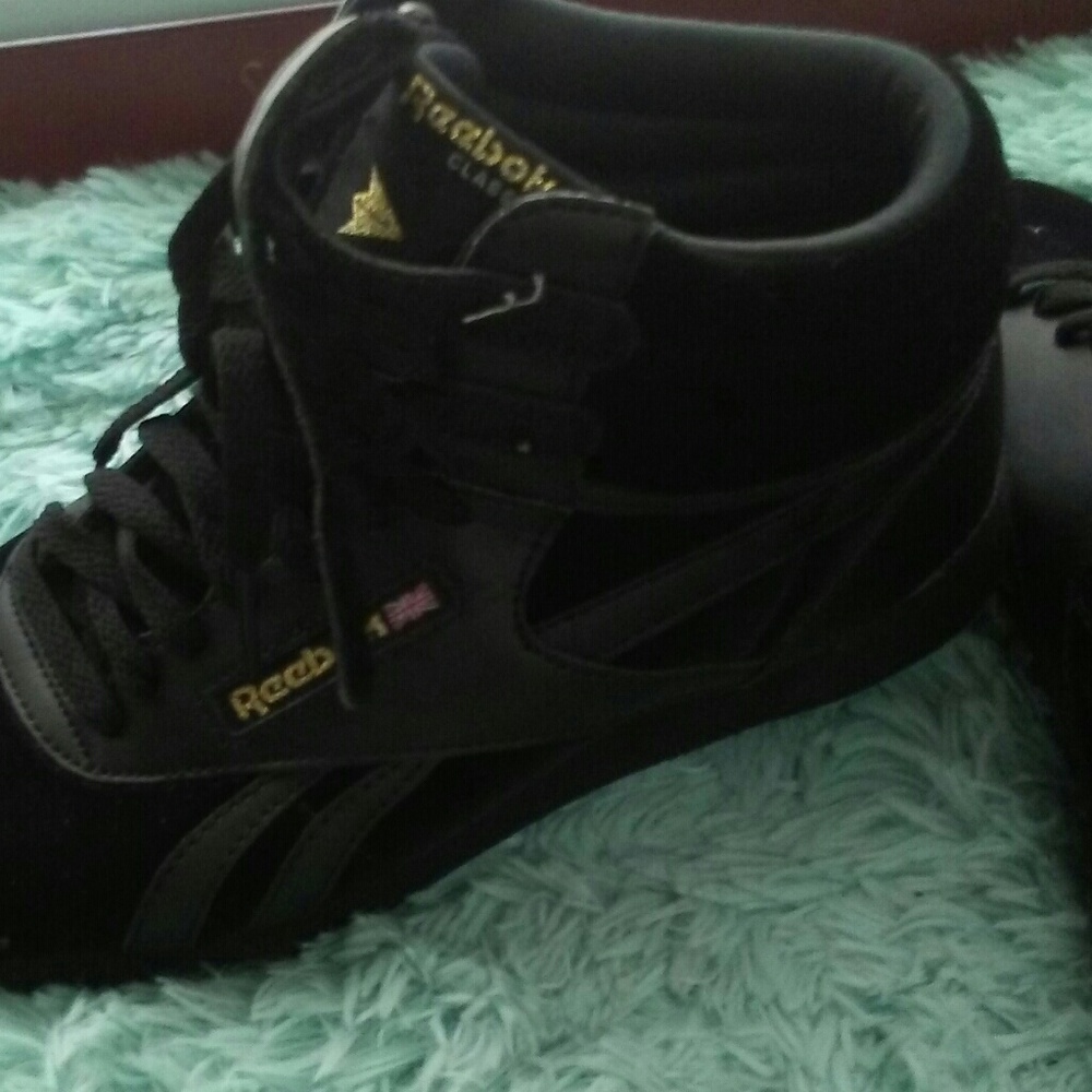Shoes - Picture 2 of 2